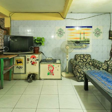 Dharmawati Homestay Syariah At Terminal Purabaya Waru Exterior photo