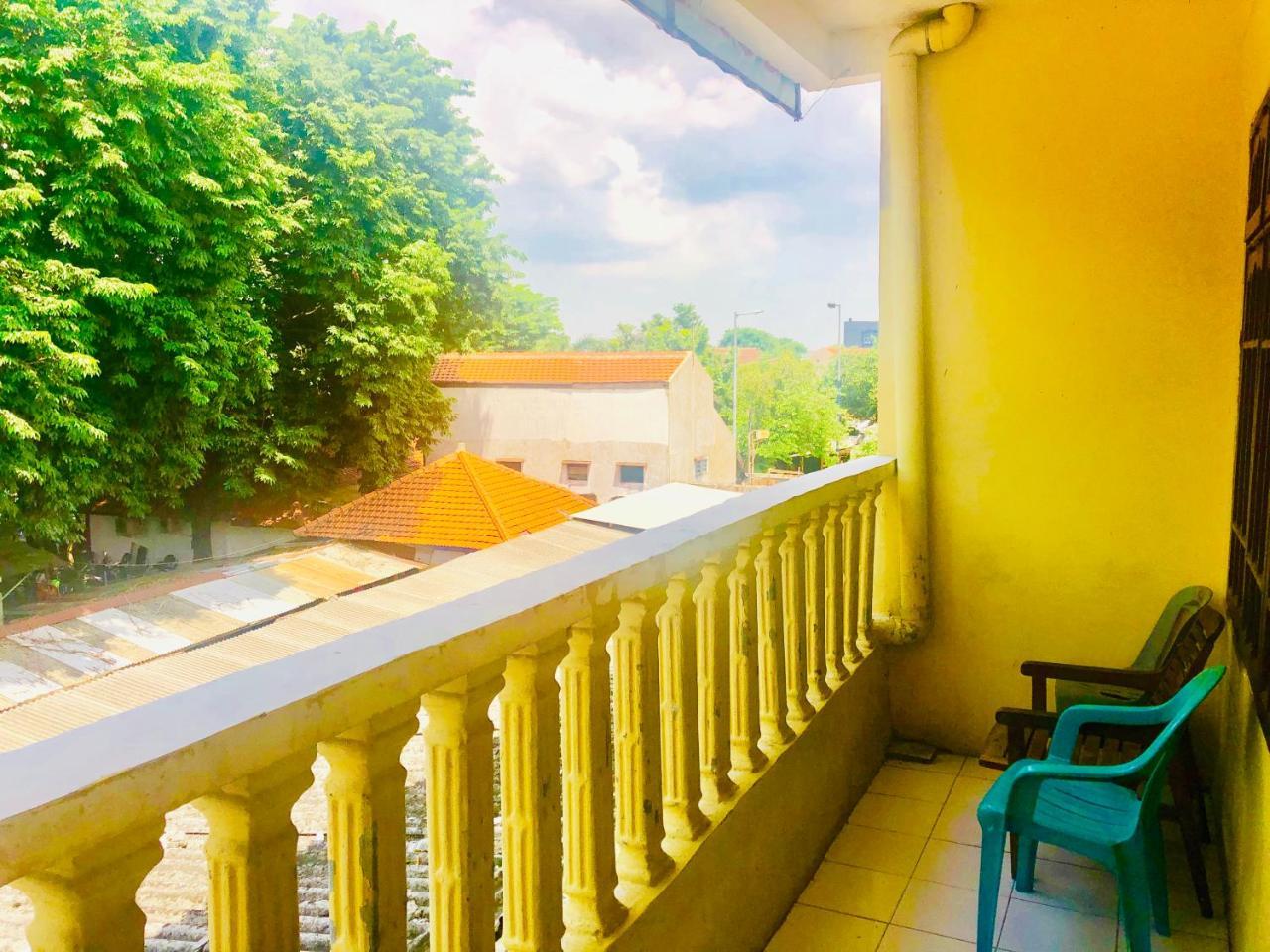 Dharmawati Homestay Syariah At Terminal Purabaya Waru Exterior photo