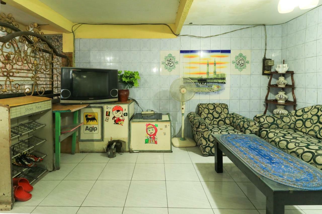 Dharmawati Homestay Syariah At Terminal Purabaya Waru Exterior photo
