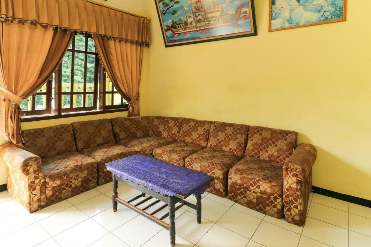 Dharmawati Homestay Syariah At Terminal Purabaya Waru Exterior photo