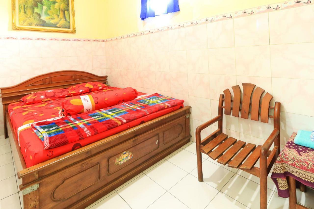 Dharmawati Homestay Syariah At Terminal Purabaya Waru Exterior photo